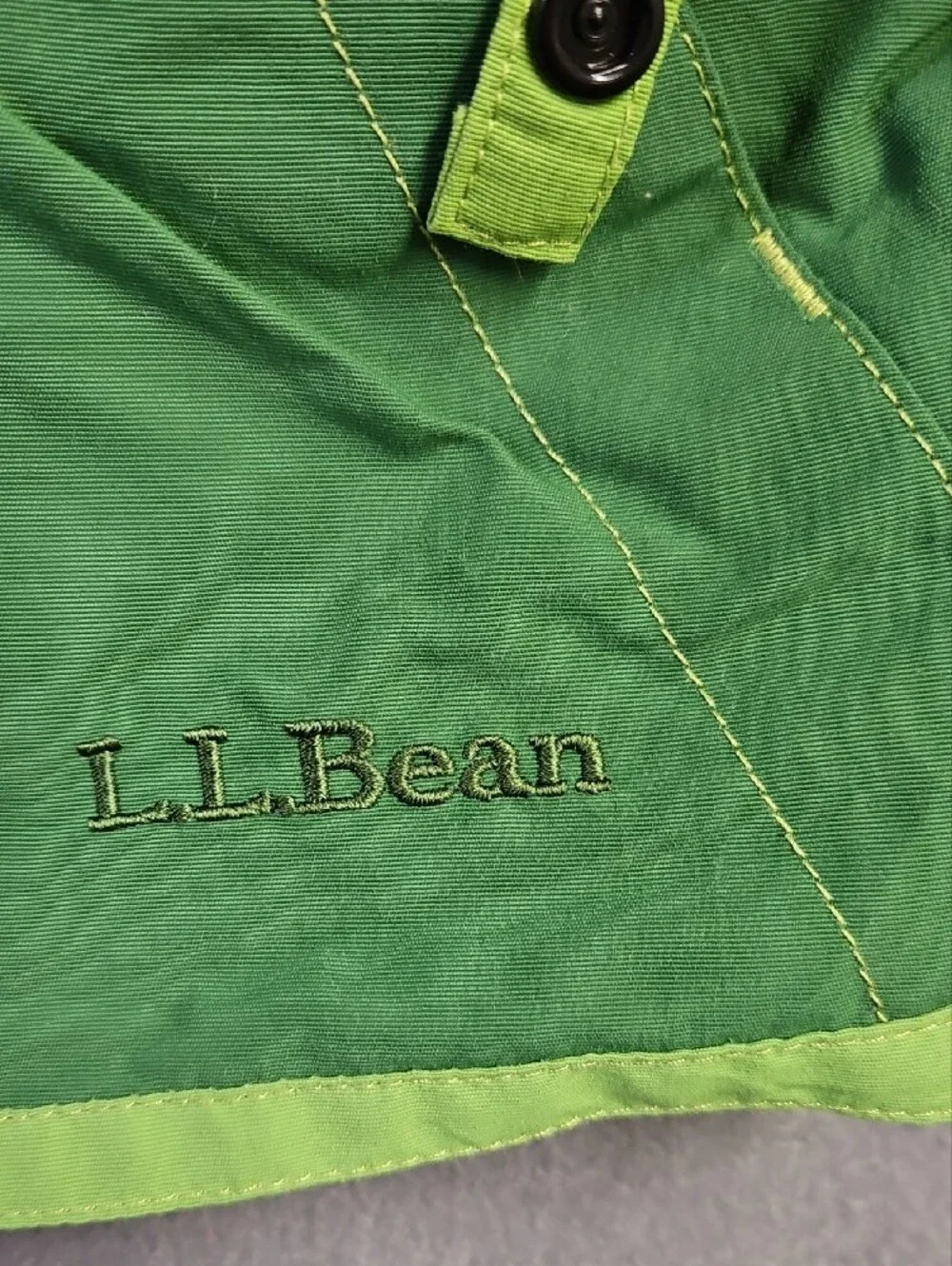 L.L. Bean Two-Tone Green Hooded Girls Winter Snow Ski Jacket